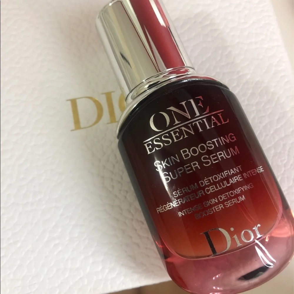 Dior one essential